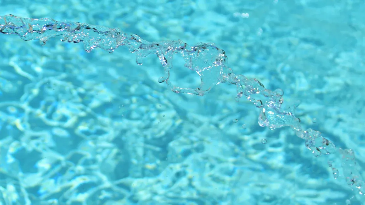 C&oacute;mo elegir los productos qu&iacute;micos adecuados para su piscina